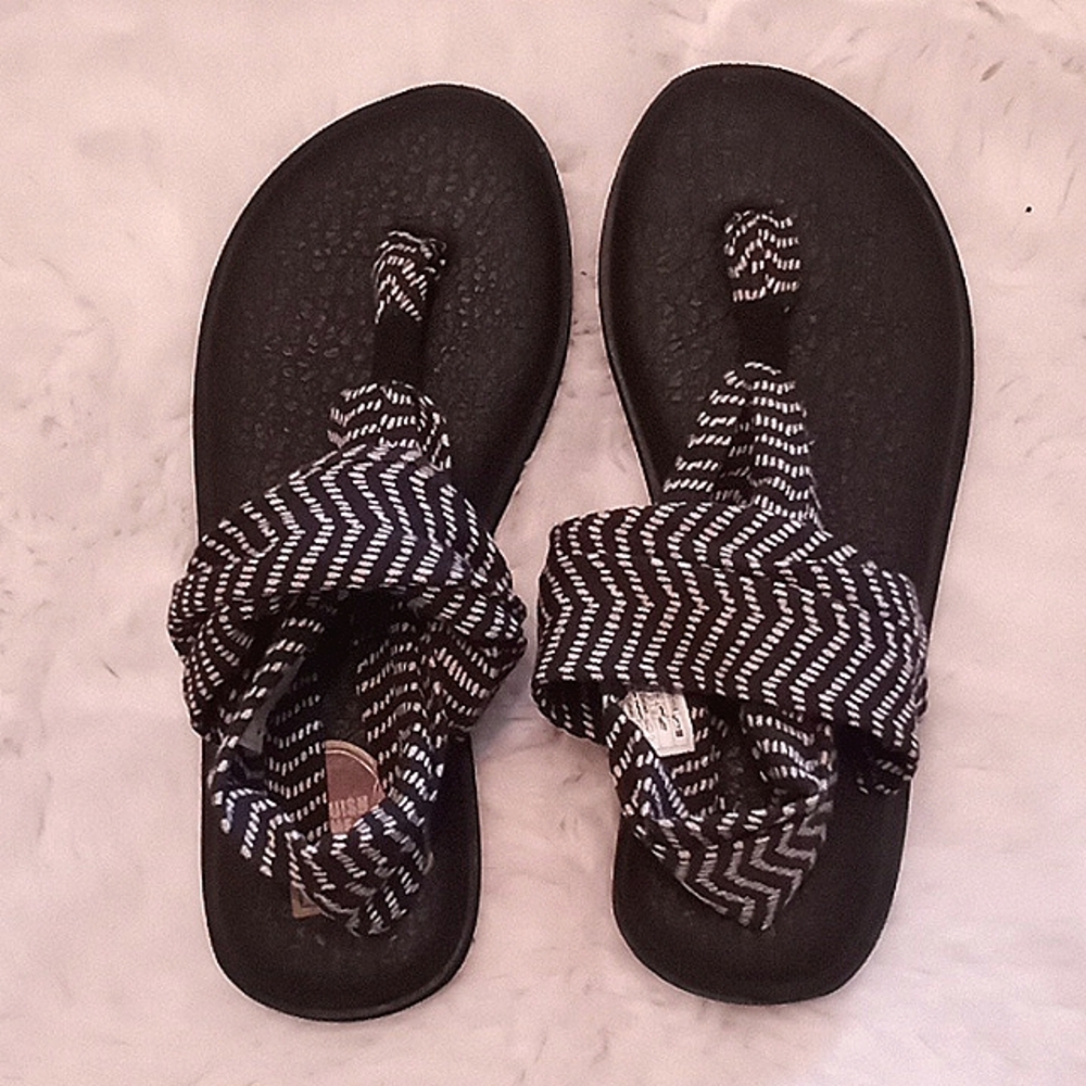 SANUK, Sandals